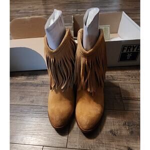 FRYE Womens Size 7.5 Pre-owned Tan Suede Fringe Heeled Ankle Boots Bootie. X